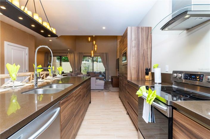 Image No.12-3 Bed Property for sale