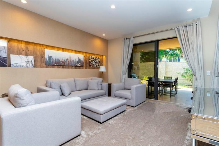 Image No.19-3 Bed Property for sale