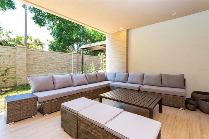 Image No.20-3 Bed Property for sale