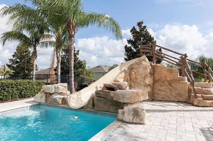 Image No.1-5 Bed Property for sale
