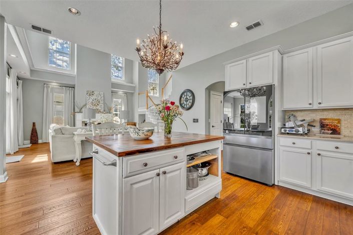 Image No.13-6 Bed Property for sale