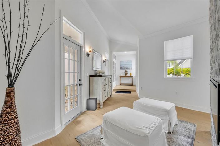 Image No.24-6 Bed Property for sale