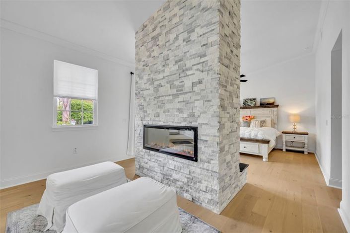 Image No.28-6 Bed Property for sale