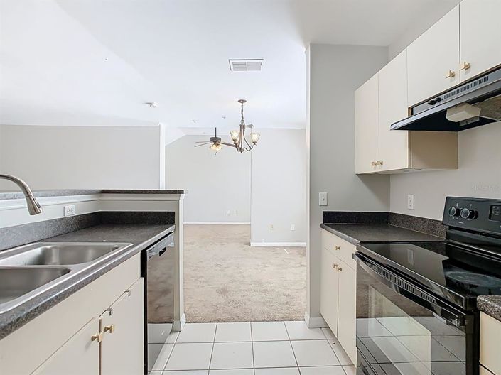 Image No.8-4 Bed Property for sale