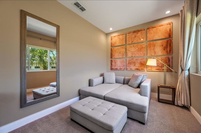 Image No.19-3 Bed Townhouse for sale