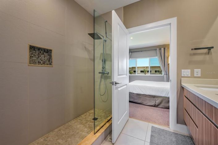 Image No.21-3 Bed Townhouse for sale