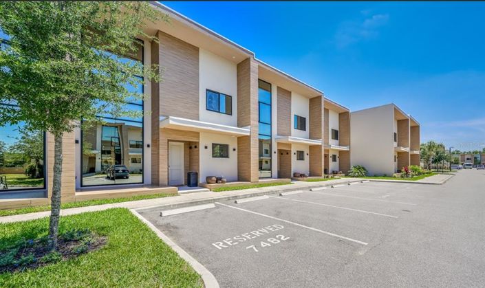 Image No.28-3 Bed Townhouse for sale