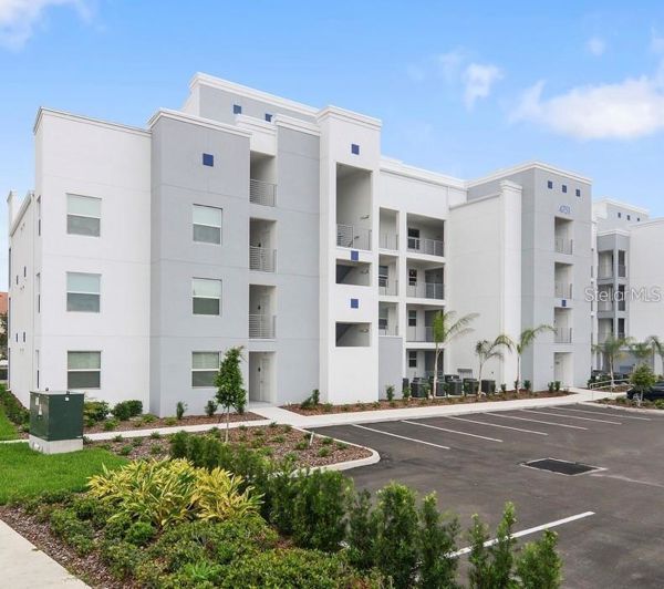 Image No.1-4 Bed Property for sale