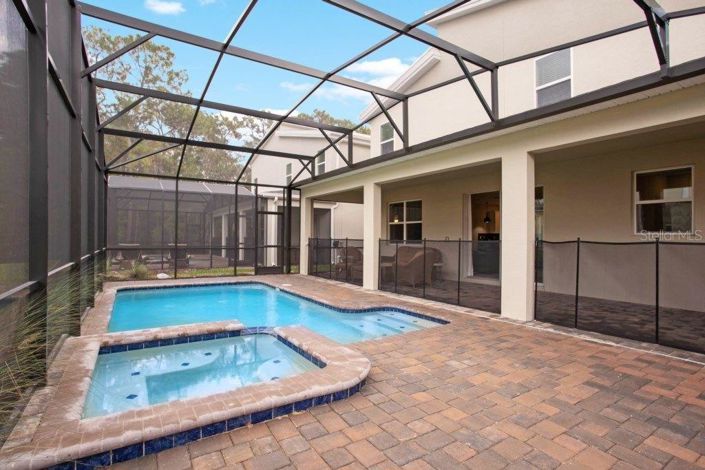 Image No.28-7 Bed Property for sale