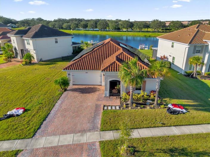 Image No.1-4 Bed Property for sale