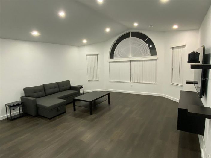 Image No.5-3 Bed Property for sale