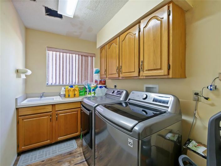 Image No.34-4 Bed Property for sale