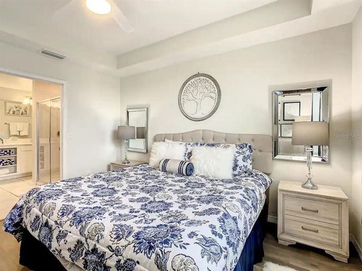 Image No.12-2 Bed Property for sale