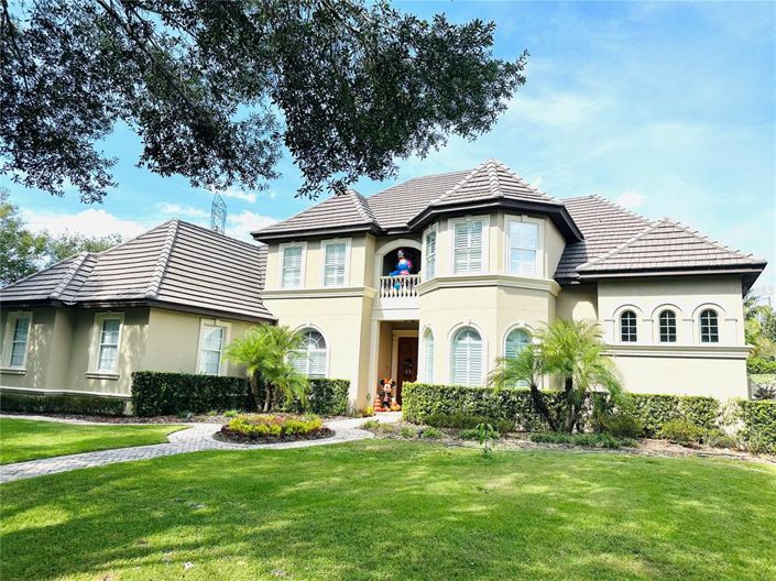 Image No.1-4 Bed Property for sale
