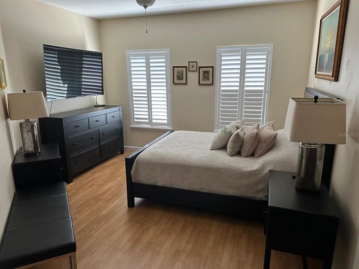 Image No.28-4 Bed Property for sale