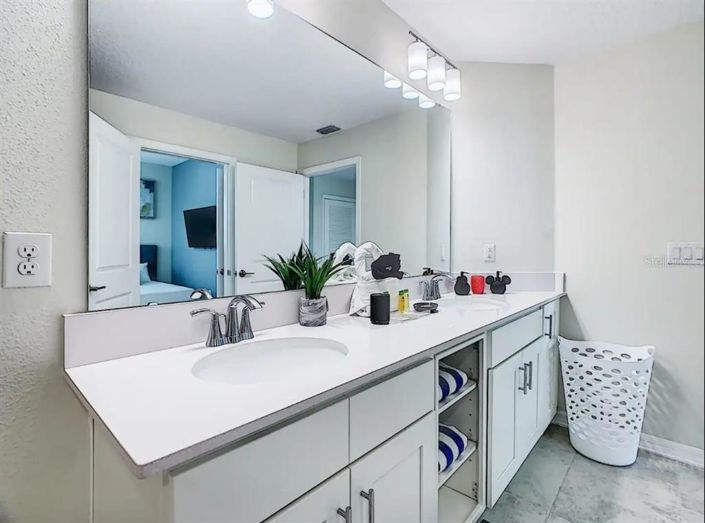 Image No.13-3 Bed Property for sale