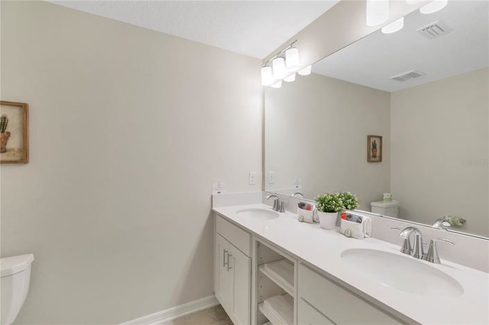 Image No.10-2 Bed Property for sale