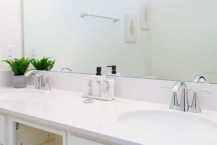 Image No.28-2 Bed Property for sale