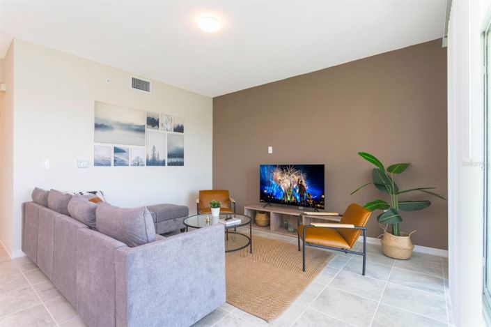 Image No.40-2 Bed Property for sale