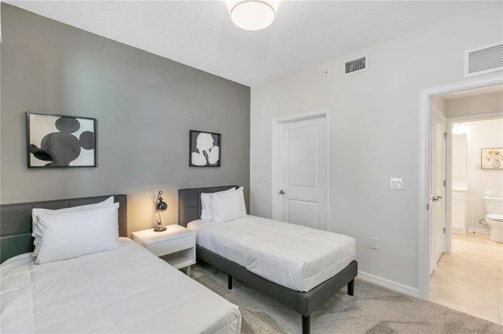 Image No.9-2 Bed Property for sale