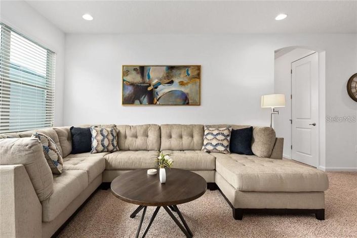 Image No.19-10 Bed Property for sale