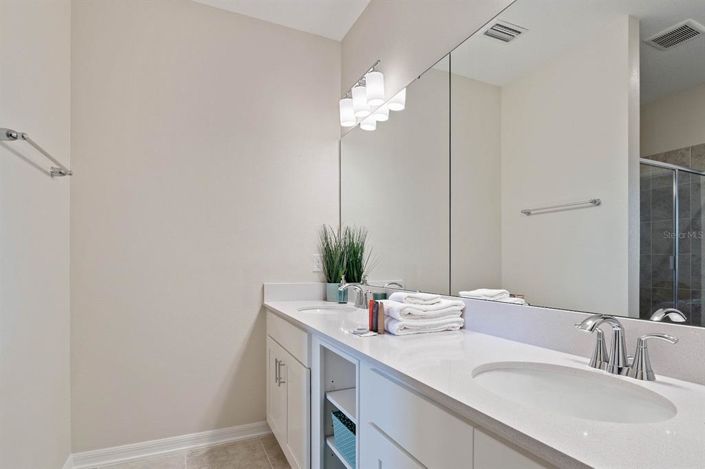 Image No.15-2 Bed Property for sale