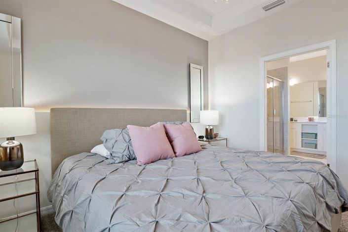 Image No.17-2 Bed Property for sale