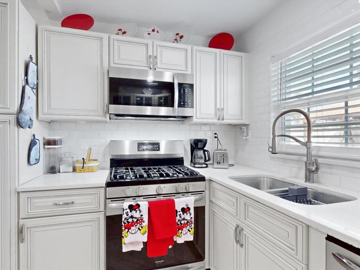 Image No.11-2 Bed Property for sale