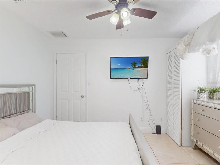 Image No.7-2 Bed Property for sale