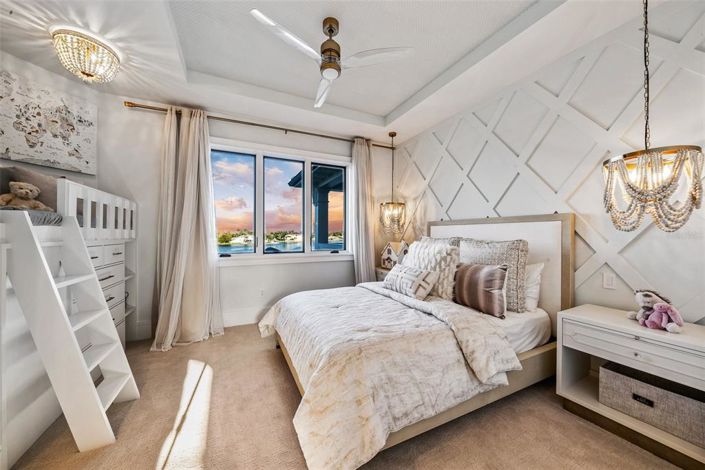 Image No.48-6 Bed Property for sale