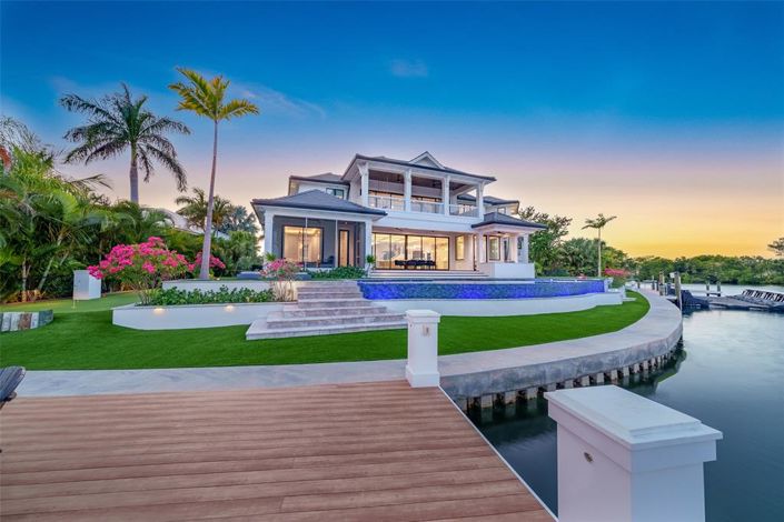 Image No.6-6 Bed Property for sale