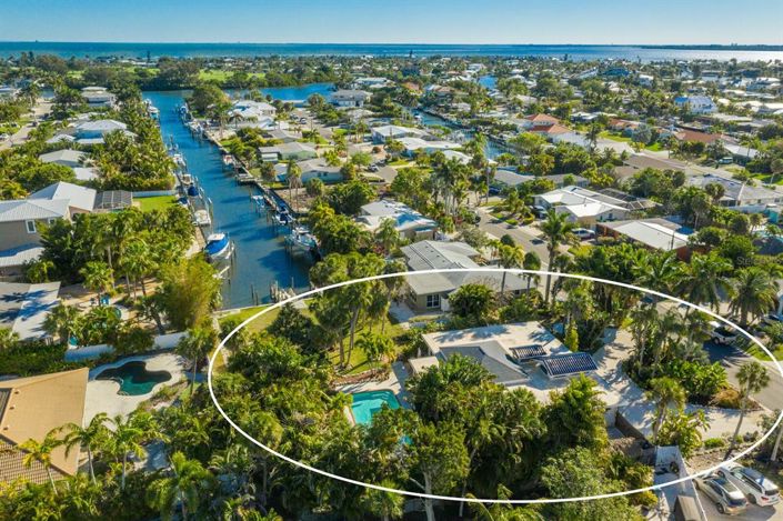 Image No.43-4 Bed Property for sale