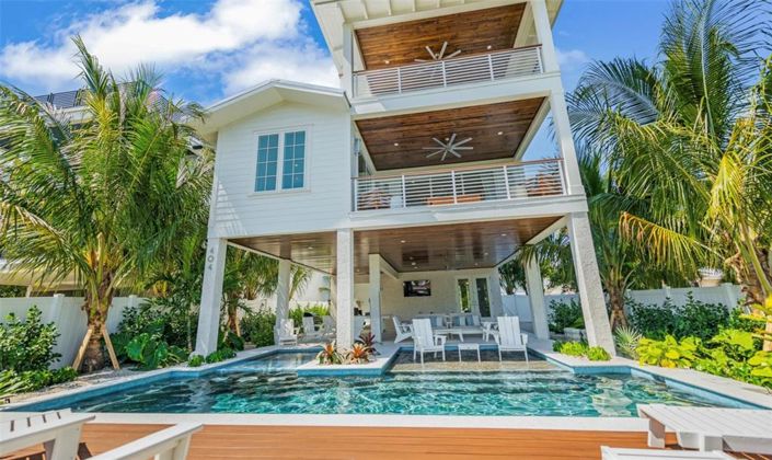 Image No.30-5 Bed Property for sale