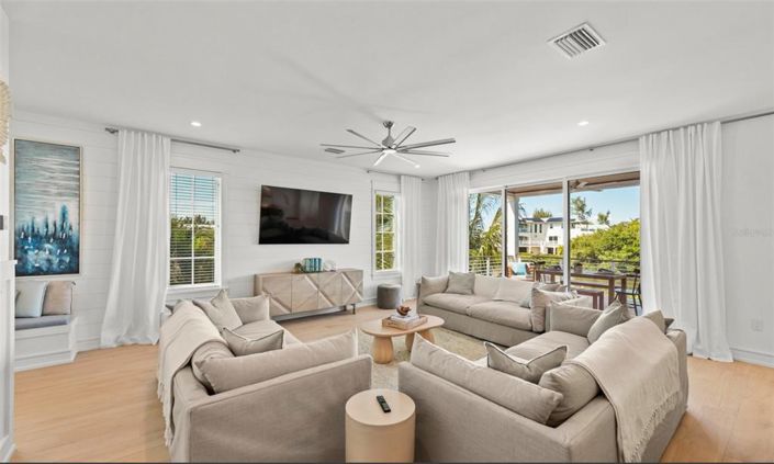 Image No.9-5 Bed Property for sale