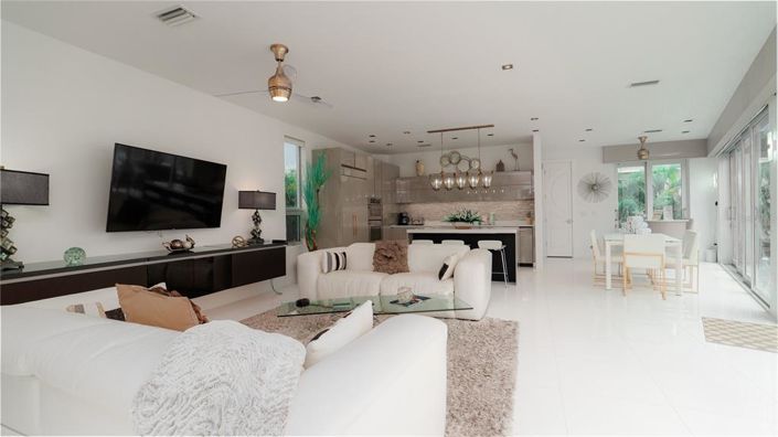 Image No.8-3 Bed Property for sale