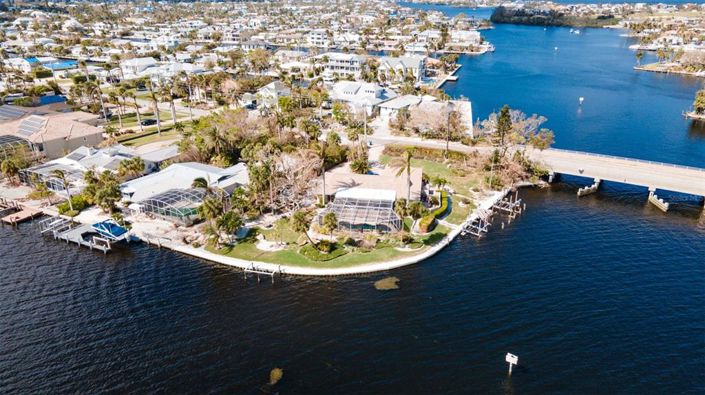 Image No.11-4 Bed Property for sale