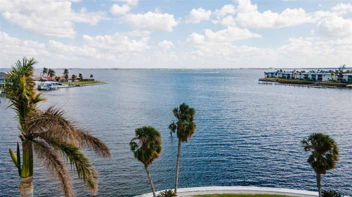 Image No.21-4 Bed Property for sale