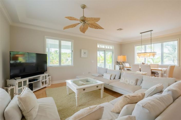 Image No.10-4 Bed Property for sale