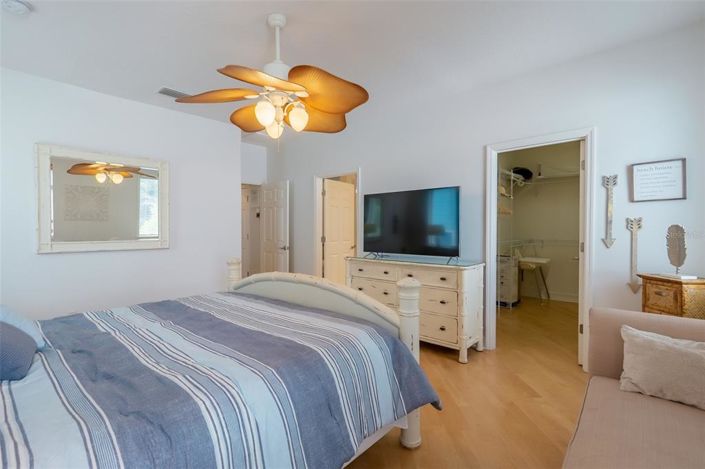 Image No.20-4 Bed Property for sale