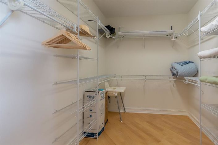 Image No.26-4 Bed Property for sale