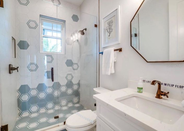 Image No.24-9 Bed Property for sale