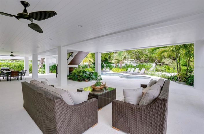 Image No.52-9 Bed Property for sale