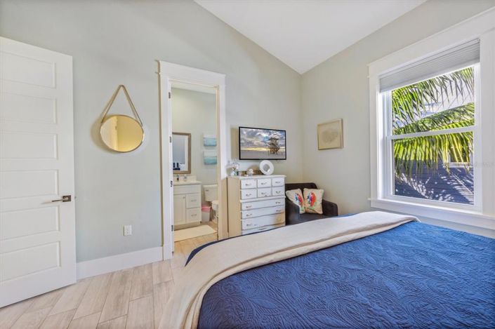 Image No.26-4 Bed Property for sale