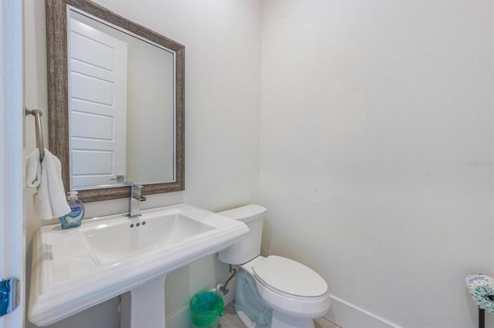 Image No.28-4 Bed Property for sale