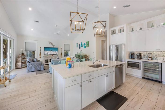 Image No.6-4 Bed Property for sale