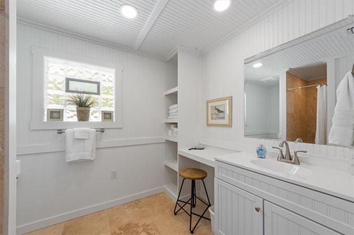 Image No.21-2 Bed Property for sale