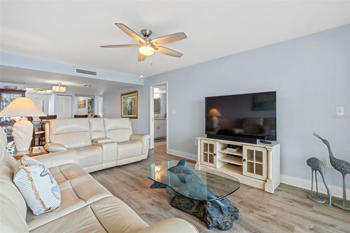 Image No.33-2 Bed Property for sale