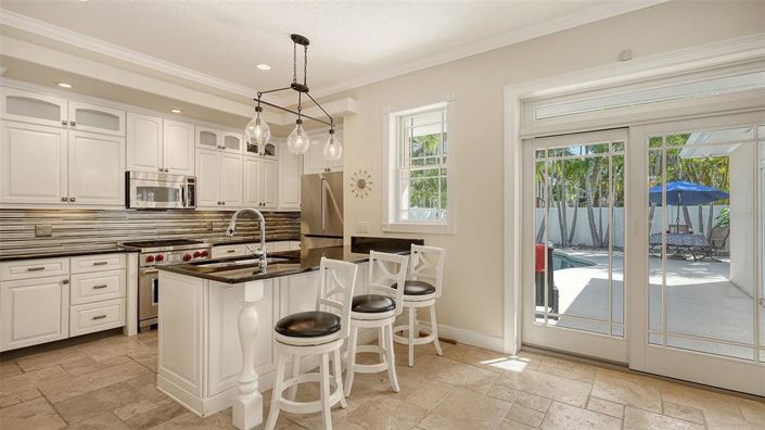 Image No.12-3 Bed Property for sale