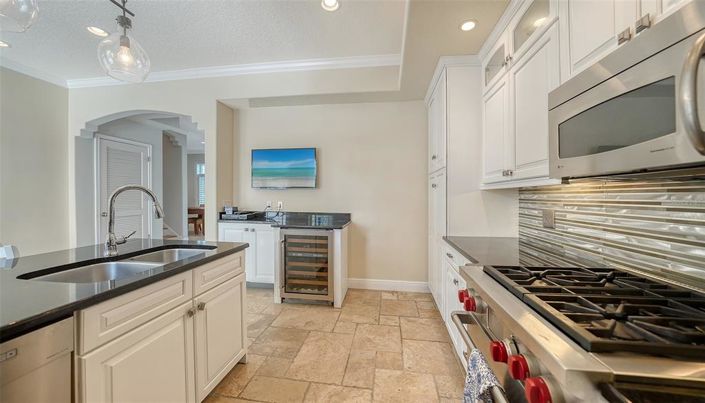 Image No.17-3 Bed Property for sale