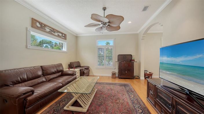 Image No.29-3 Bed Property for sale